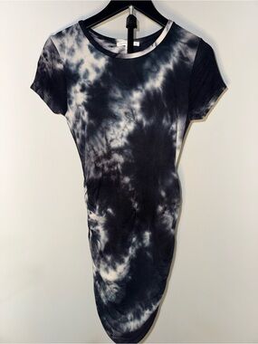 Tie-Dye Short Sleeve Crewneck Top - Black & White